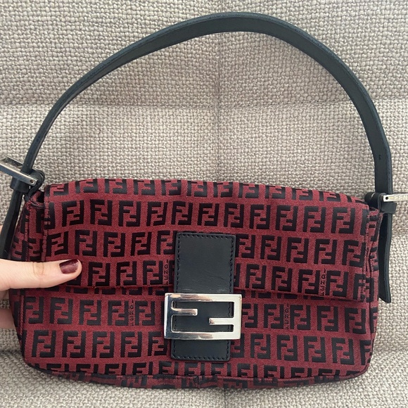 Fendi baguette vestiaire collective hotsell